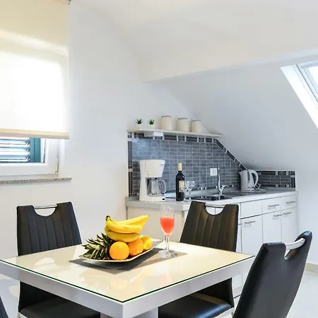 Apartamento Lily Zadar