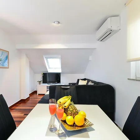 Lily Apartment *