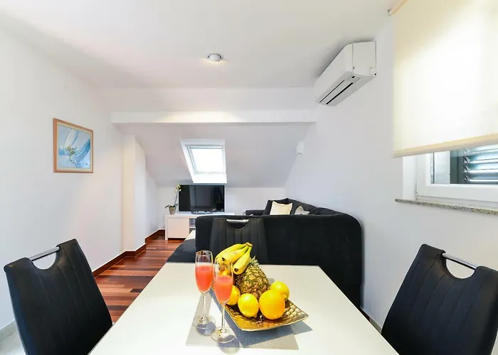 Lily Apartment *